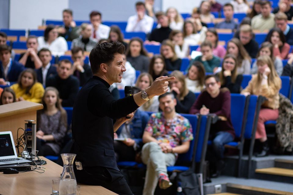 „Jak gadać, żeby się dogadać?” – spotkanie z Tomaszem&nbsp;Kammelem