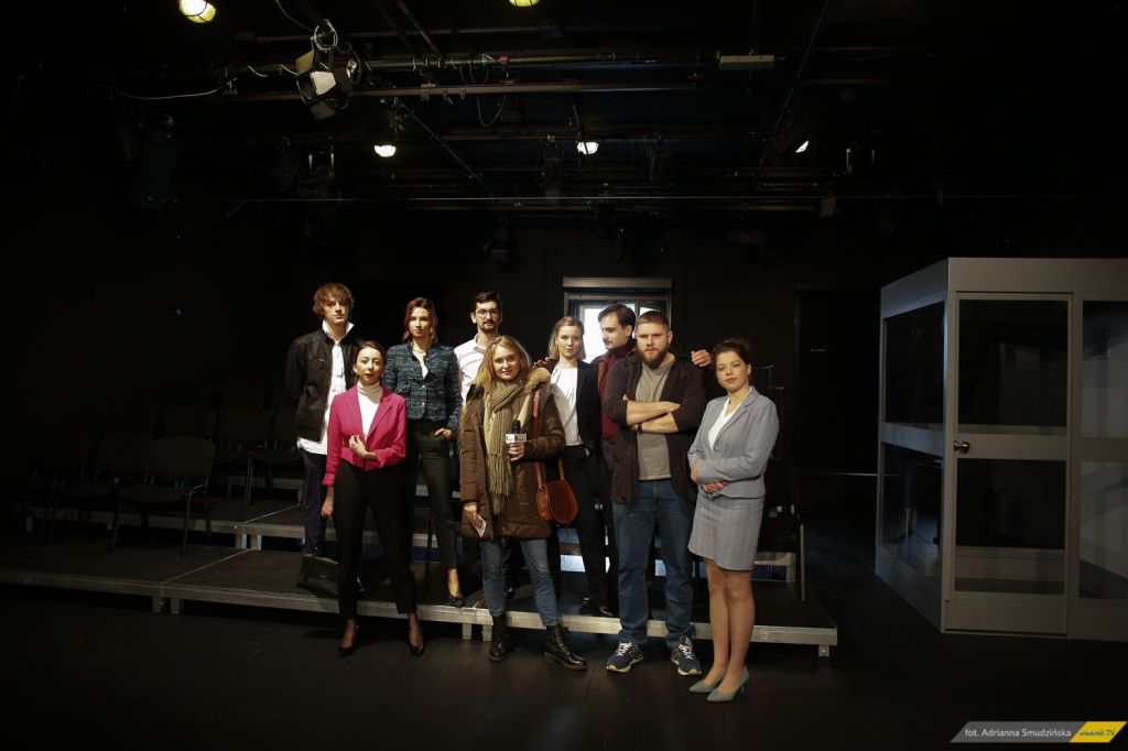 Co się stanie, kiedy nagle stracisz pracę? O sztuce „TOP DOGS” w reż. Wojciecha&nbsp;Malajkata