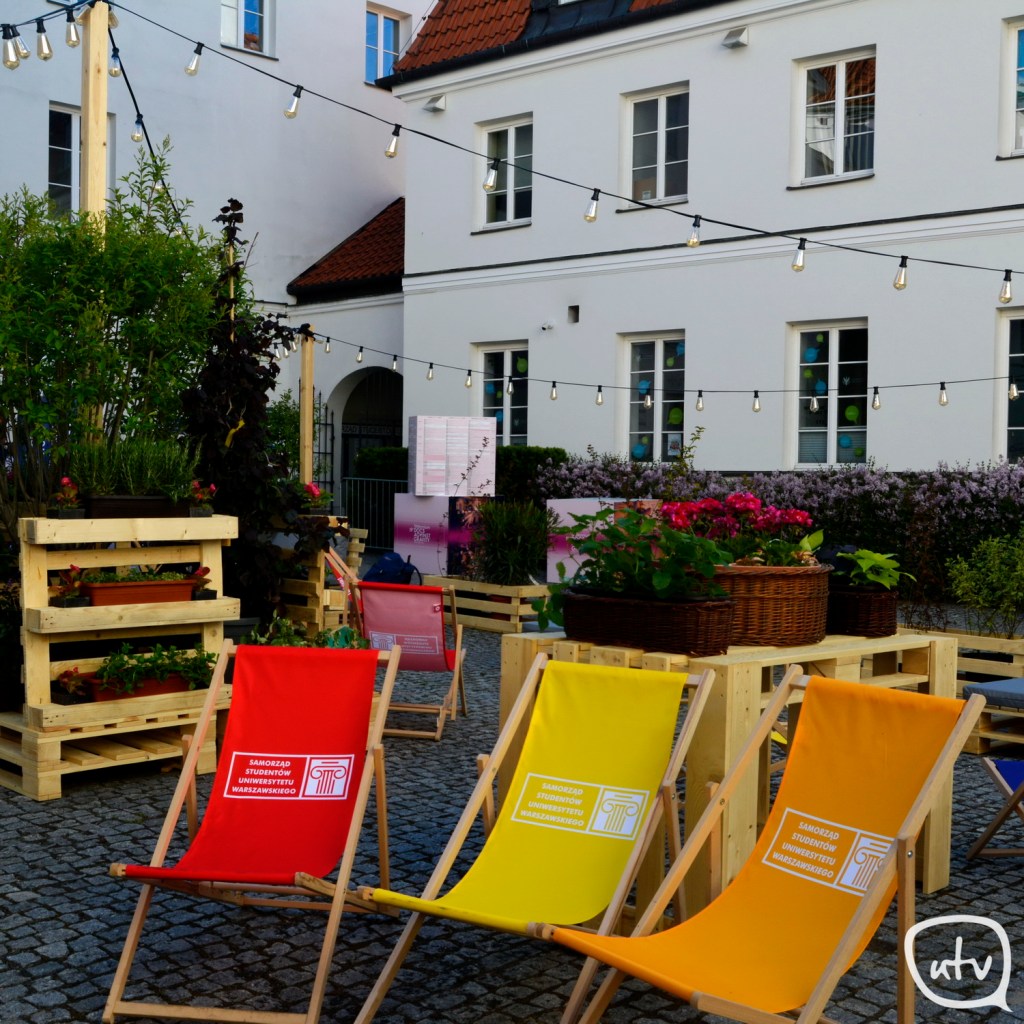 Odwiedź Zielony Dziedziniec UW i zaznaj ukojenia wśród&nbsp;natury!