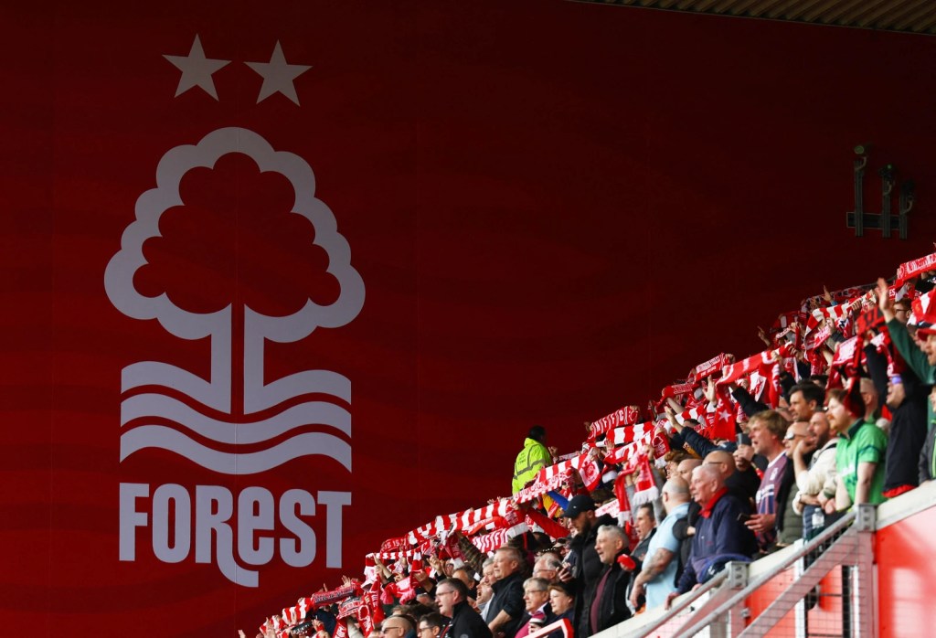 Powrót Wielkiego Forest, czyli co stoi za zaskakującą formą Nottingham Forest w obecnym&nbsp;sezonie?
